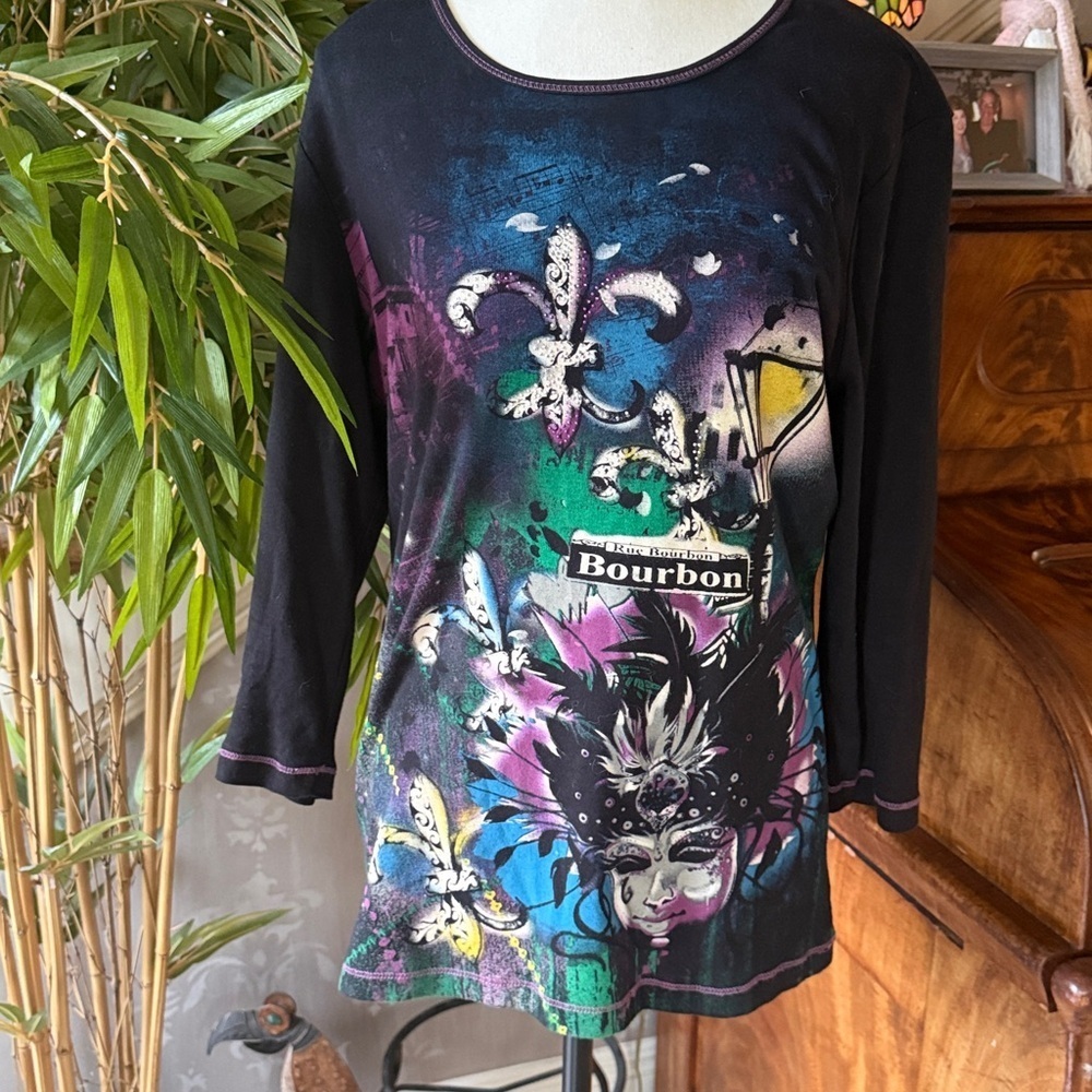 BLUE CANYON ladies New Orleans, crewneck, long sleeve tee. BOURBON. Street NOLA. - Picture 9 of 12